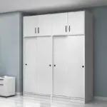 Ντουλάπα ρούχων Σπέτσες 96 τετράφυλλη συρόμενη με πατάρι χρώμα λευκό 200x60x240εκ. – εικόνα 3