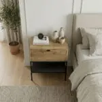 Κομοδίνο Θάσος 86 χρώμα καρυδί Ud 45x35x56,4εκ. – εικόνα 4