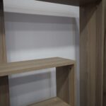 Λεπτομέρεια από τη βιβλιοθήκη 150×22×175 εκ.